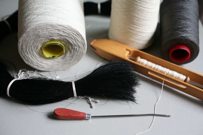 threads horsehair tail weaving shuttle